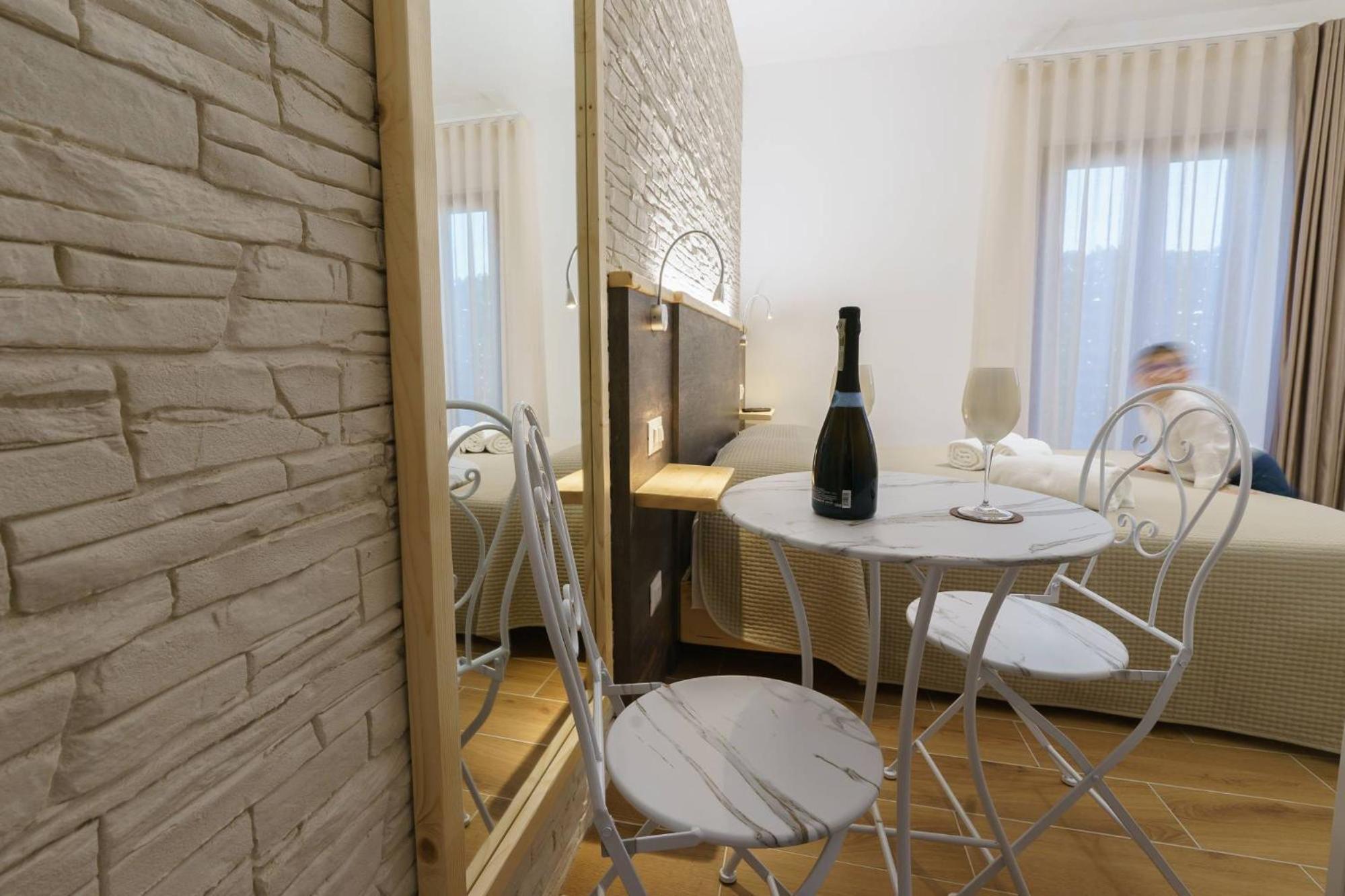 Chalet N5 Guest House 카탄차로 외부 사진